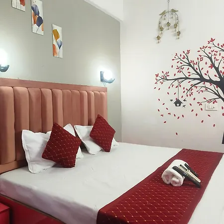 Studio Apartment By La Valentino Near Expo Mart Greater Noida Exterior photo