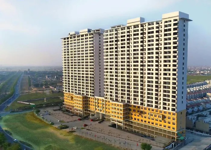 Studio Apartment By La Valentino Near Expo Mart