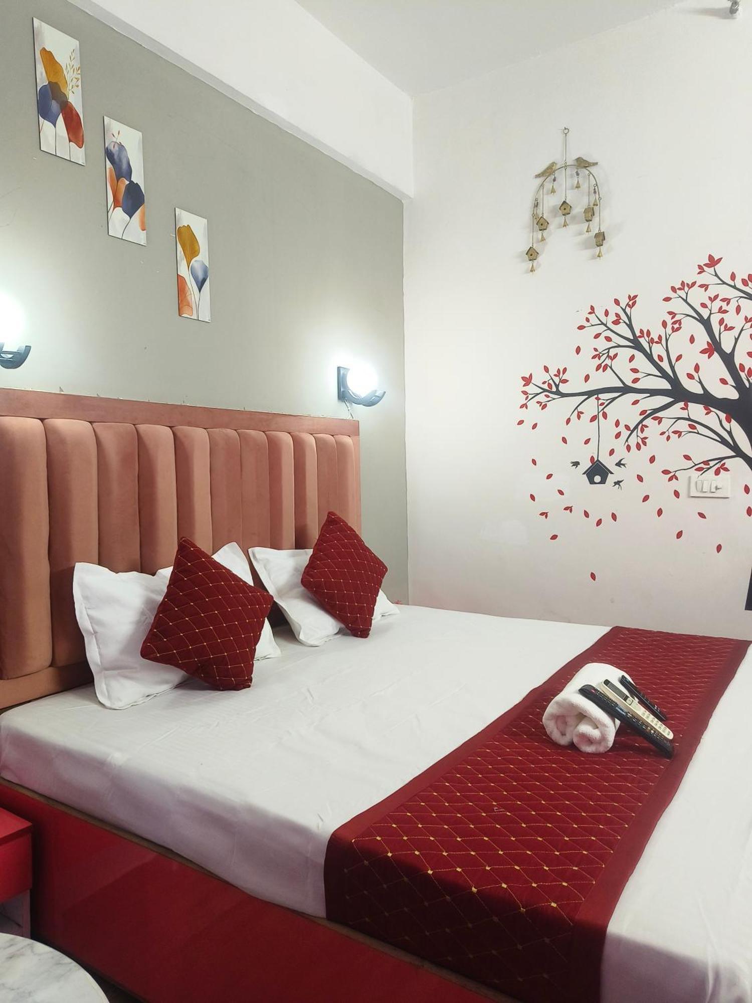 Studio Apartment By La Valentino Near Expo Mart Greater Noida